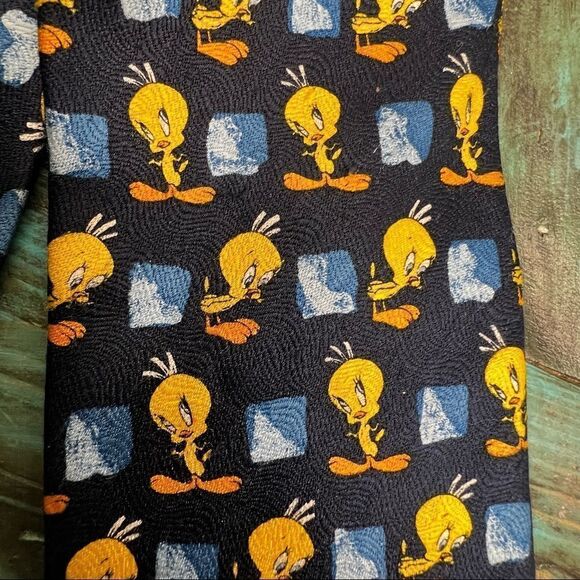 𝅺VINTAGE 90s Looney Tunes Tweety Bird Tie - Picture 3 of 5